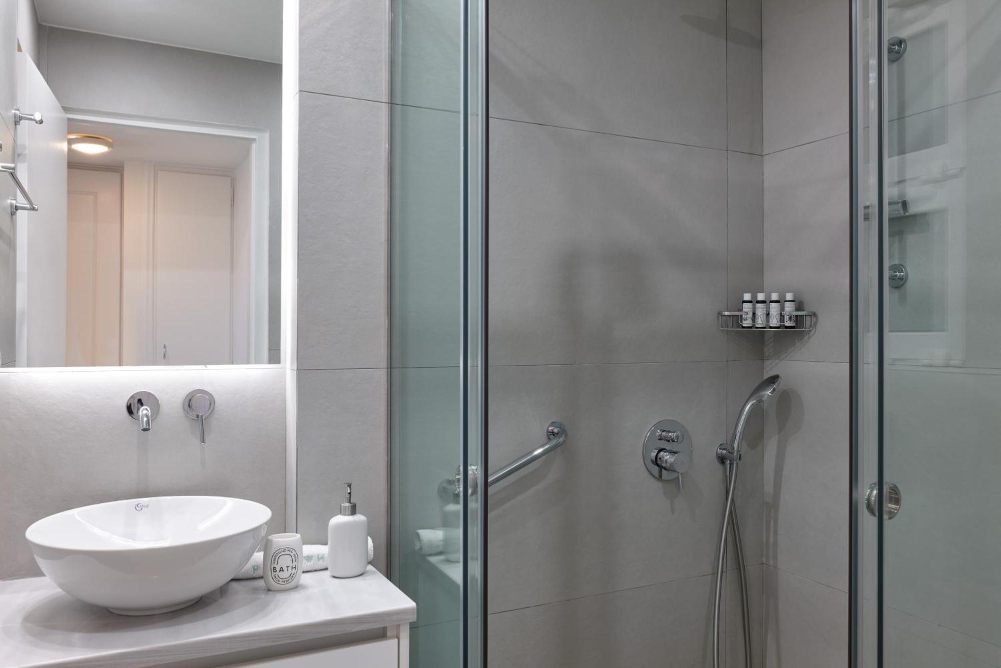 אתונה Chic One Bd Apartment With Hilton View מראה חיצוני תמונה